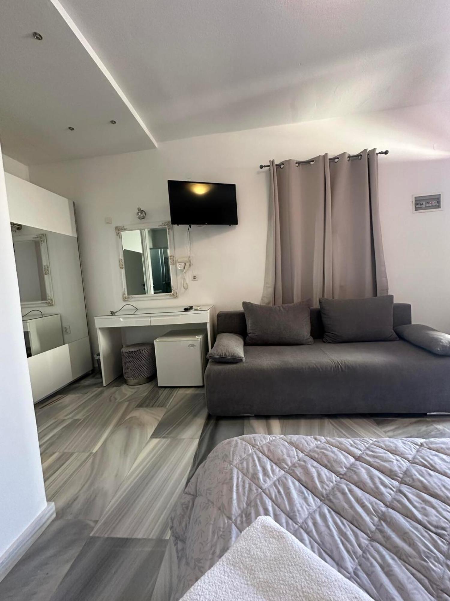 Akrogiali Hotel Agios Sostis  Eksteriør billede